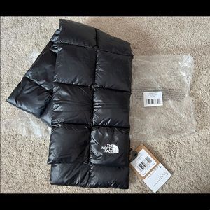 NWT The North Face City Voyager Scarf